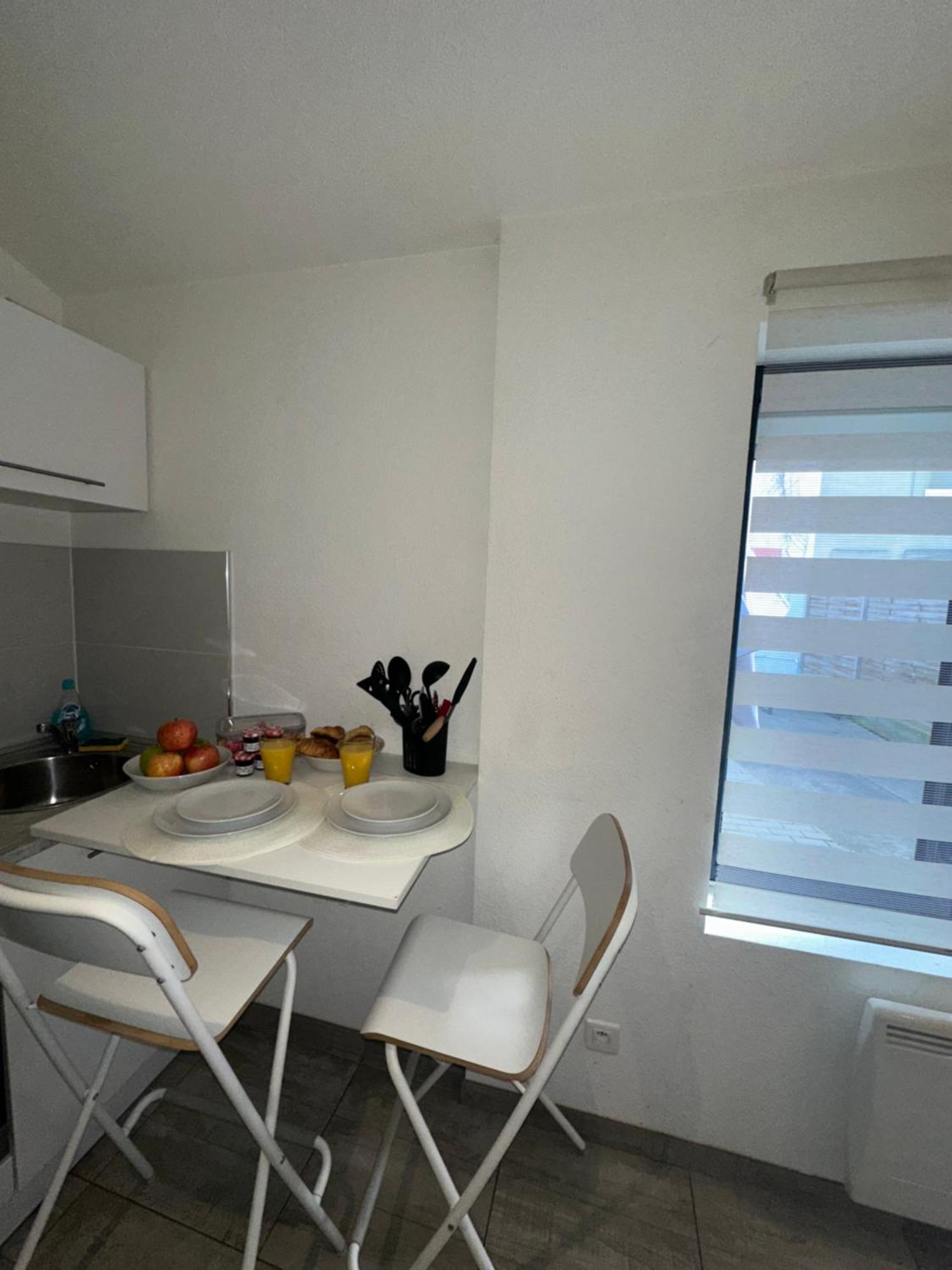 # Le 6 # Joli Petit Studio ! Centre Ville Au Calme Mulhouse Bagian luar foto
